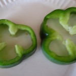 You can just cut the bottom of the pepper and use the whole pepper as a stamp, I wanted to eat my peppers so I just cut a small piece for the stamp!