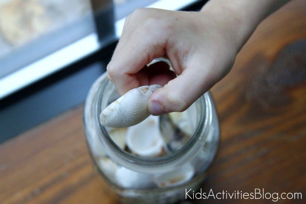 Easy Mason Jar DIY: Parmesan Cheese Container! – Stuff Parents Need