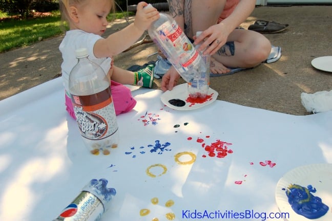 https://kidsactivitiesblog.com/16014/16014/flowers-with-water-bottles