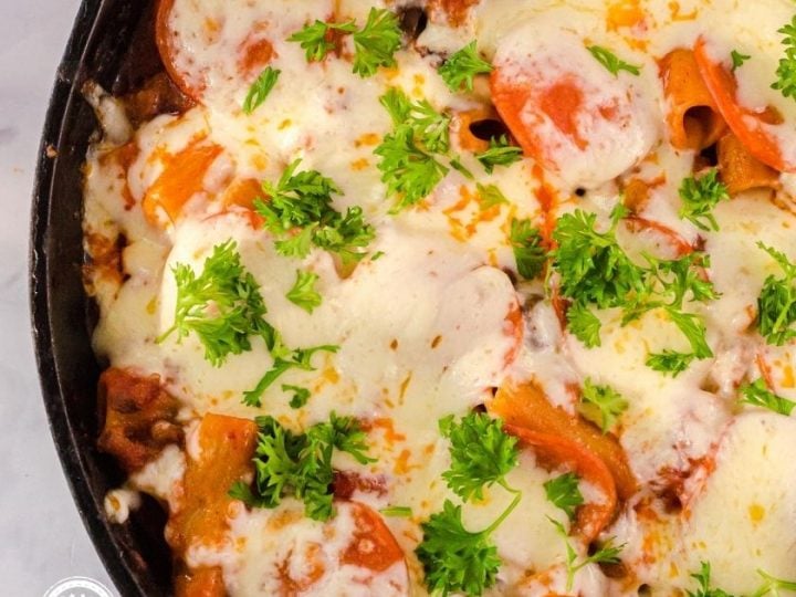 Easy One Pot Pizza Pasta Recipe is Easy Dinner with Kids