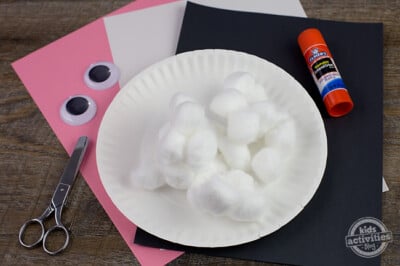 Soft & Wooly Easy Paper Plate Lamb Craft | Kids Activities Blog