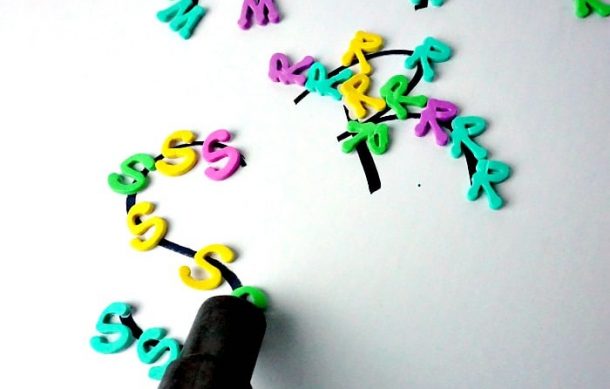 Simple 9 Activities To Help Toddlers Talk &amp; Develop Language Skills That Are Also Fun | Kids ...