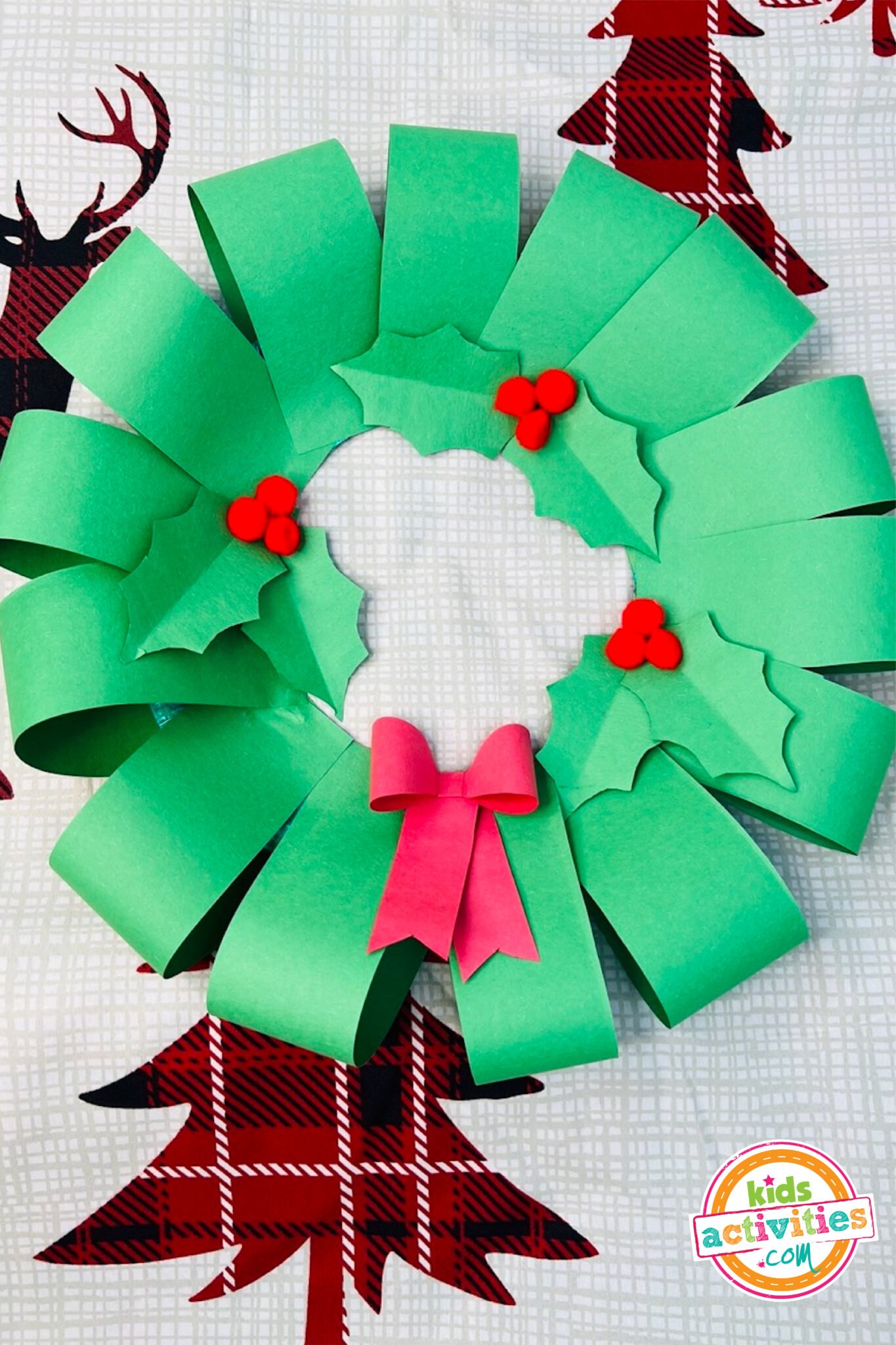 Paper Plate Christmas Wreath + Free Printable Kids Activities Blog
