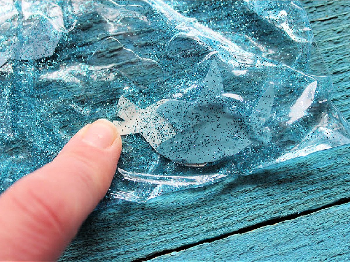 Shark Sensory Bag- Glitter bag with sharks- kids activities blog