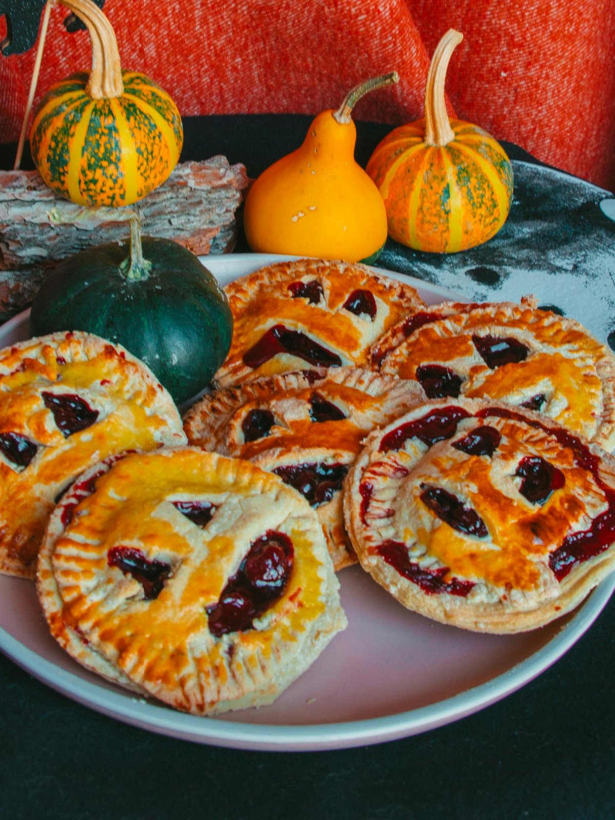Halloween alternatives- hand pies with fall decor- kids activities blog