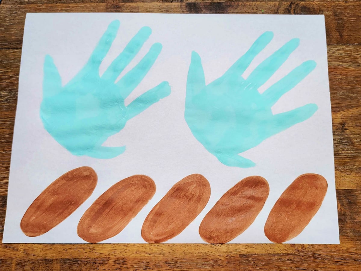 Jesus Feeds The 5000 Craft- Step 3- Paint 5 loaves of bread at the bottom - Kids Activities Blog