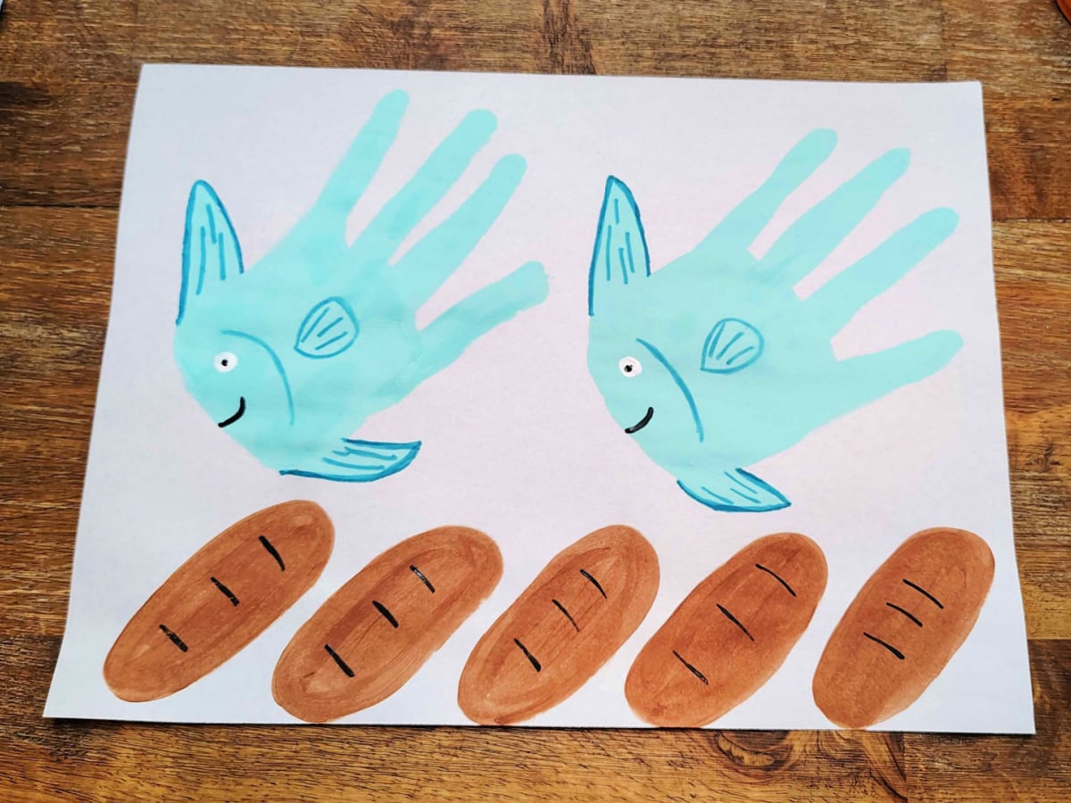 Jesus Feeds The 5000 Craft- Step 4- Details added to fish and bread - Kids Activities Blog
