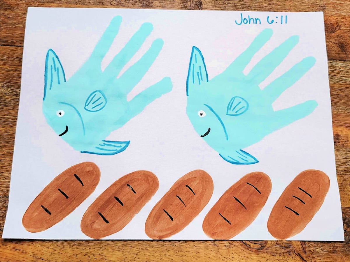 Jesus Feeds The 5000 Craft- Step 5- Add bible verse to the top - Kids Activities Blog